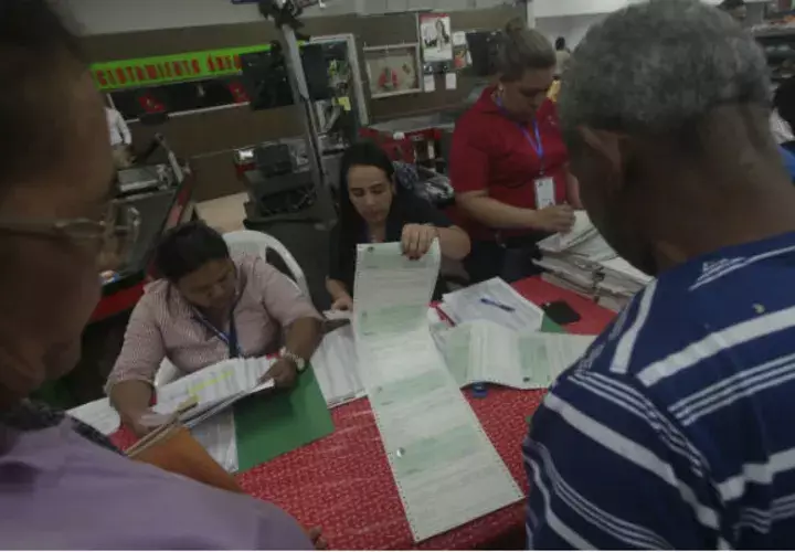 En la última entrega de los Cepadem, más de 8,000 personas retiraron su certificado. Archivo