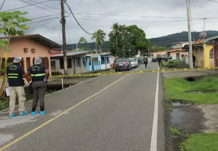 Las autoridades investigan y buscan al asesino del estudiante en la provincia de Colón. Foto: Diómedes Sánchez.  