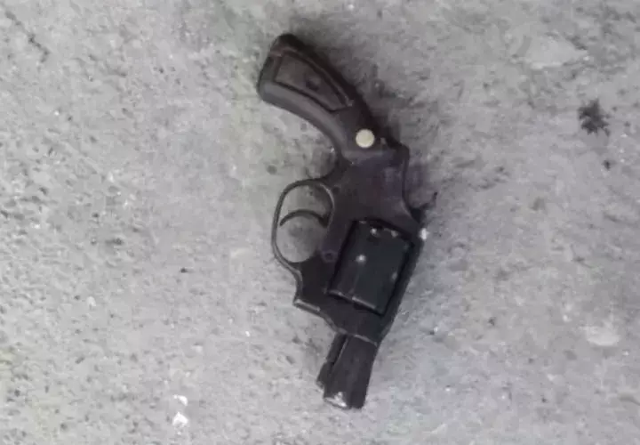 Los atracadores portaban un arma de fuego. 