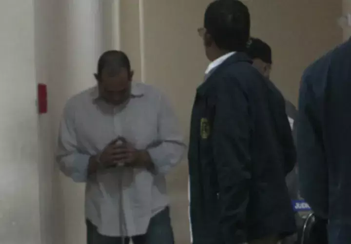 Hidadi Saavedra, de 37 años, cuando llegó a la audiencia por el caso del asesinato que involucra al padre David Cosca. Foto: Victor Arosemena. 