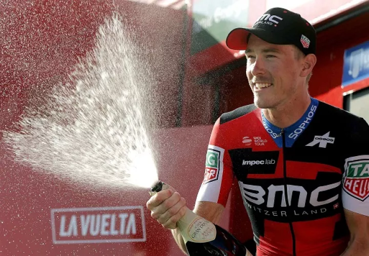 Rohan Dennis ganó la etapa de hoy.