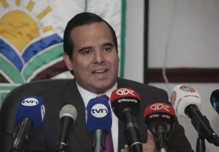 Eduardo Carles, MIDA
