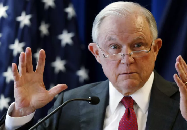 El fiscal general de EE.UU., Jeff Sessions,  se ha defendido los ataques del presidente Trump. FOTO/AP