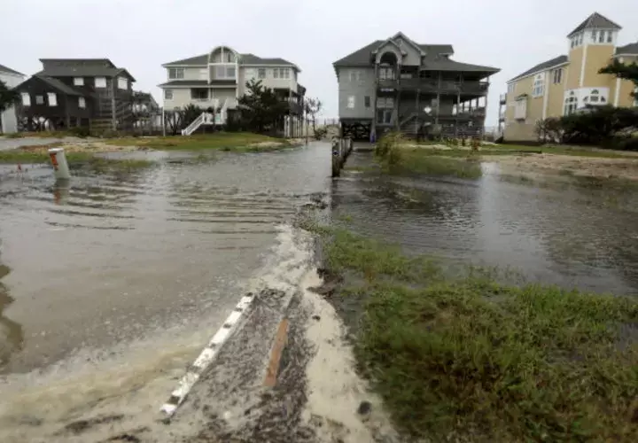 Los primeros efectos del huracán Florence llegan a Hatteras Island el jueves. AP