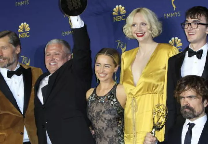 Tras ausentarse en 2017 de los Emmy por el retraso de su séptima temporada, 'Game of Thrones' regresó por la puerta grande y sumó su tercer Emmy a la mejor serie dramática tras los de 2015 y 2016.