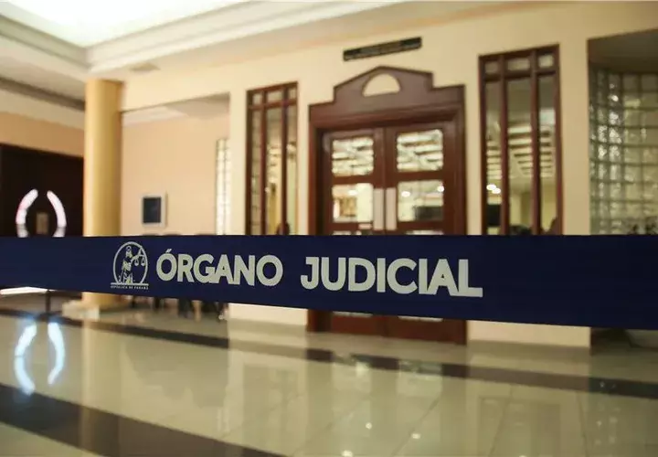 Mario Lázarus no podrá conducir mientras dure la suspensión del proceso en su contra. Foto: Órgano Judicial.