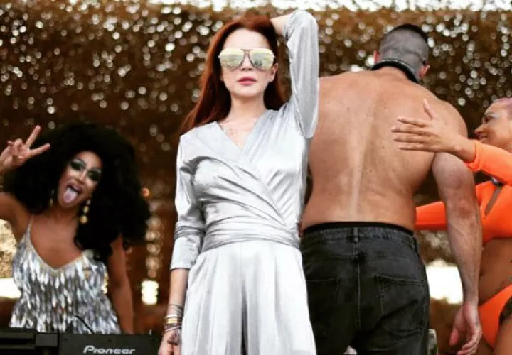 Lindsay Lohan fue grabada bailando en el Lohan Beach House. 