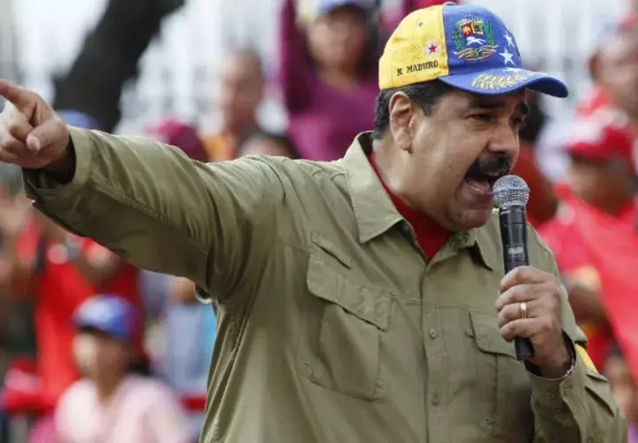 El arresto de los dos bomberos que presuntamente se compara a Nicolás Maduro con un burro, generó una intensa polémica y numerosas reacciones en las redes sociales.