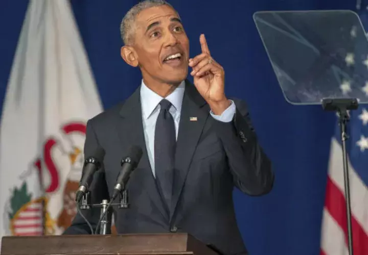 El expresidente Barack Obama criticó duramente la administración de Donald Trump. FOTO/AP