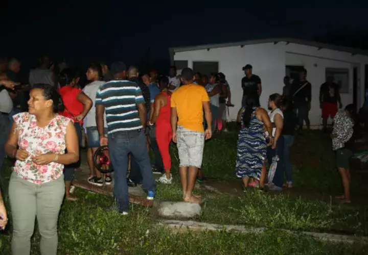Los invasores exigieron una vivienda al MIVIOT. Foto/Eric Montenegro