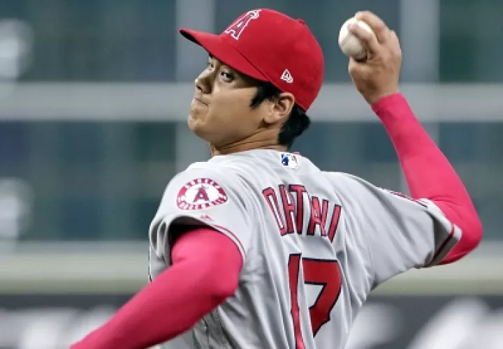 Este japonés es abridor y bateador, algo que ya no se ve en las mayores. Foto de AP