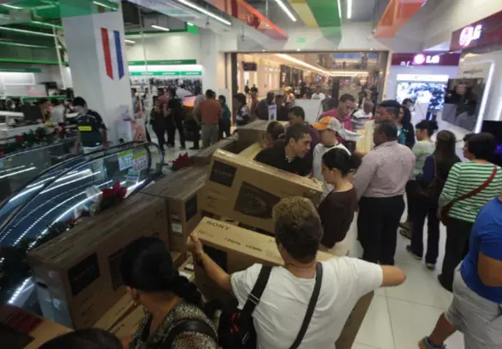 Algunos comercios no cumplieron con precios a la vista.