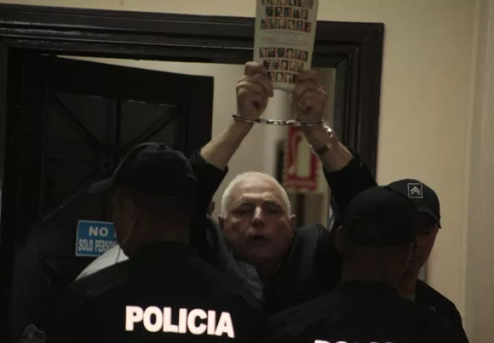 El expresidente Ricardo Martinelli denunció que, tras las retractaciones de algunos testigos en el caso que se les sigue a  Alejandro Garuz y Gustavo Pérez, un familiar de Rolando López lo amenazó. Víctor Arosemena