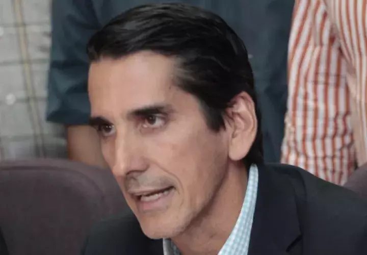 Candidato presidencial Rómulo Roux.