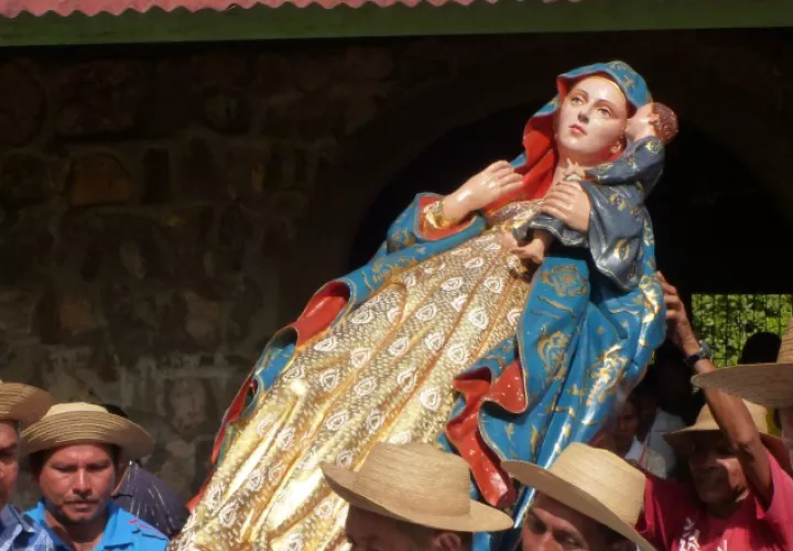 La imagen de Santa María La Antigua ha recorrido el país. /Foto Oriel Concepción