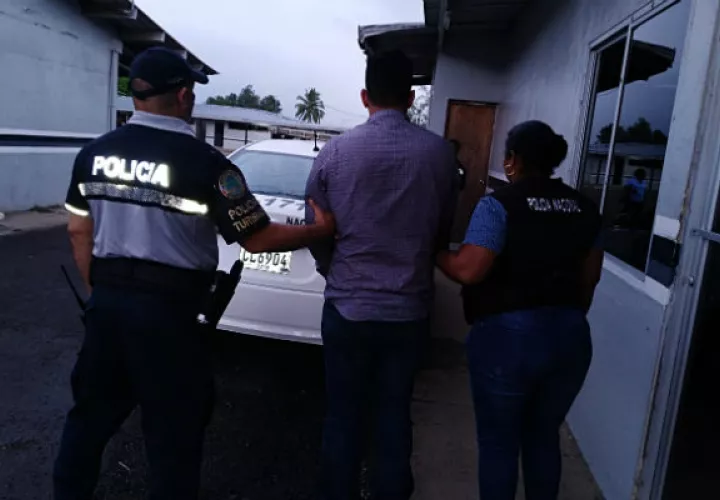 El sospechoso fue trasladado en horas de la noche. Foto: Melquíades Vásquez