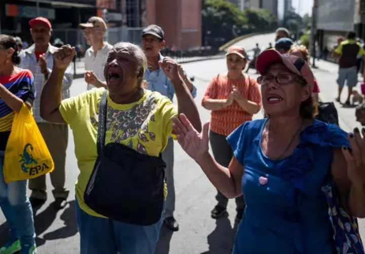 Los adultos mayores cerraron las calles en varios estados. 