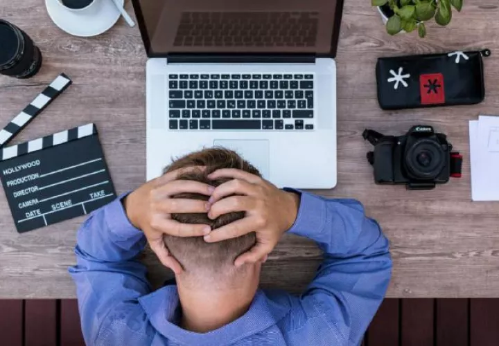 Estrés en el lugar de trabajo, tome el control. Pixabay