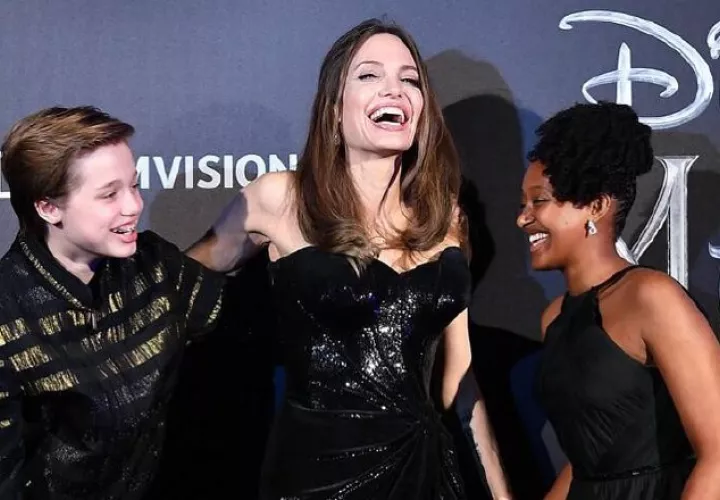 Angelina Jolie junto a dos de sus hijos.  Foto: Instagram