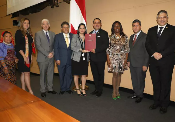 La Asamblea Nacional aprobó la ratificación de los nombramientos para la Caja de Ahorros y Panamá Pacífico con 41 votos a favor. Foto/Asamblea Nacional