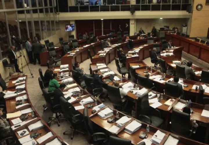 La Asamblea Nacional está inmersa en una crisis de la cual no ha podido salir.
