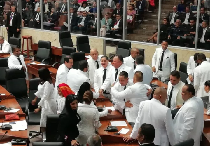 La mayoría de los diputados decidieron aprobar el paquete de reformas enviado por el Ejecutivo.