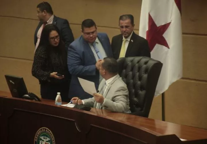 La forma como se ha debatido las reformas constitucionales en la Asamblea Nacional ha sido cuestionada por diversos sectores.