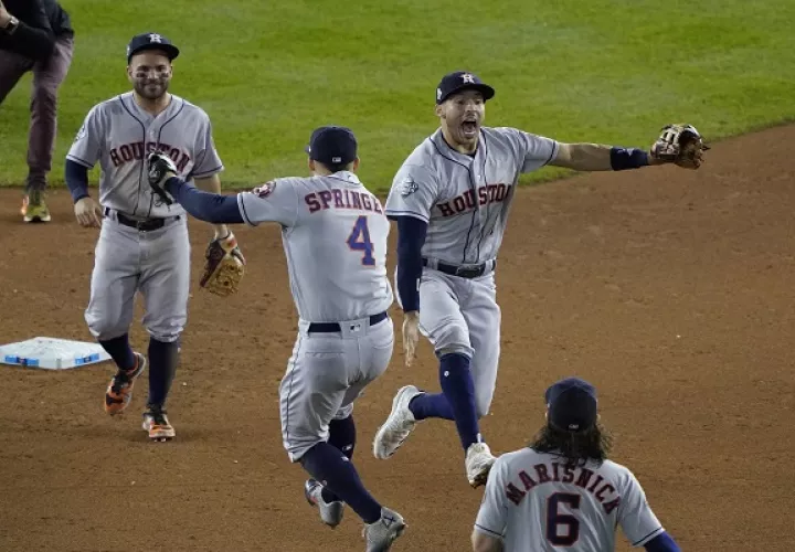 Astros, cerca paso de ganar la serie mundial. Foto:AP