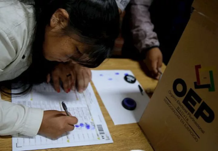 Choque animó a celebrar "la democracia intercultural"