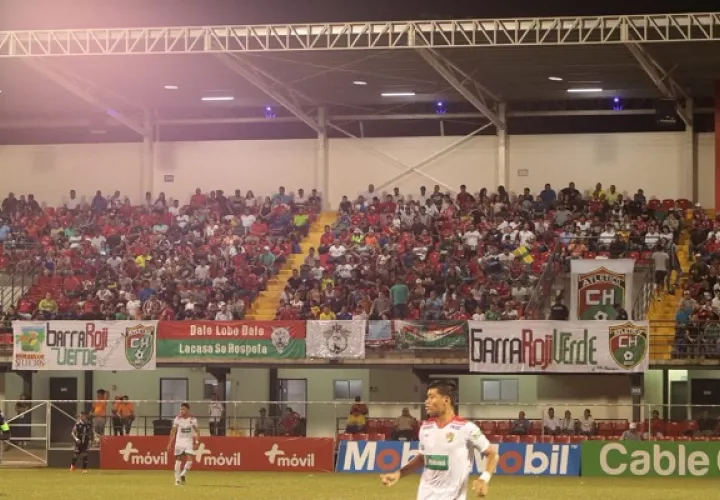 La afición no deja solos a los suyos.