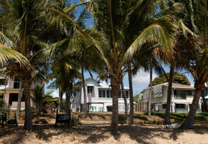 En Mackay, Australia, a algunos residentes les preocupa más sus vistas que el aumento en los niveles del mar. Foto/ Matthew Abbott para The New York Times.