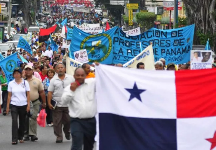 Los docentes consideran que se merecen un bono navideño de parte del Gobierno.