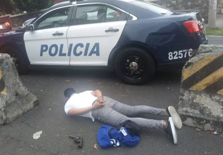 Según la Policía Nacional, el extranjero intentó robarle un reloj a un señor que caminaba por la zona. Foto: Policía Nacional.