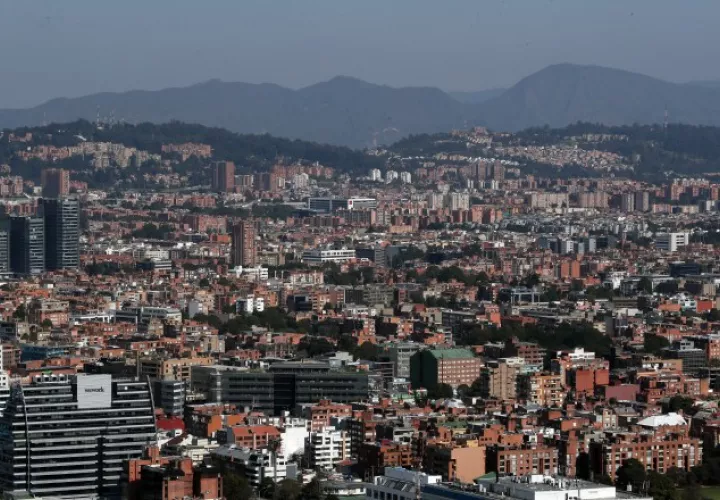 El consorcio APCA Transmimetro, conformado por las empresas chinas Harbour Engineeering Company Limited y Xi'An Metro Company Limited, ganó la licitación para construir y operar la primera línea del metro de Bogotá.