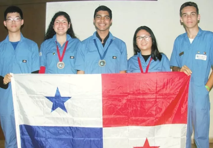 Chicos representantes de Panamá. Foto: Senacyt