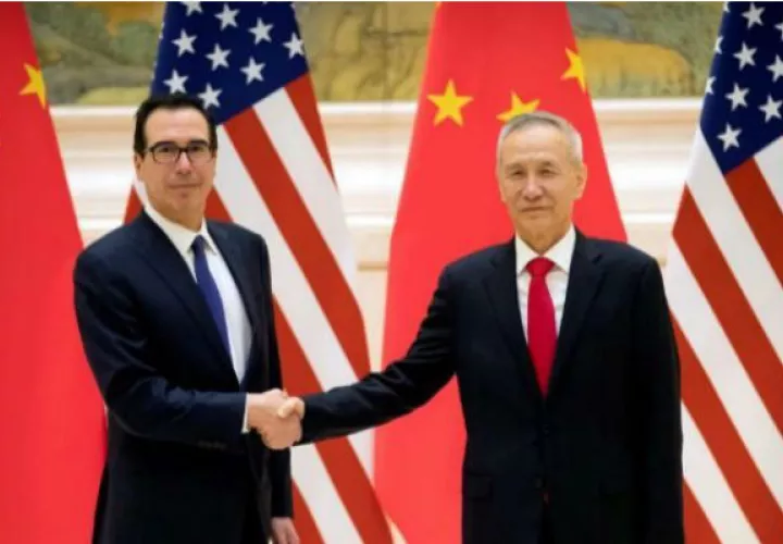 El representante de Comercio de los Estados Unidos, Robert Lighthizer y el  ministro chino Liu He. Foto/EFE