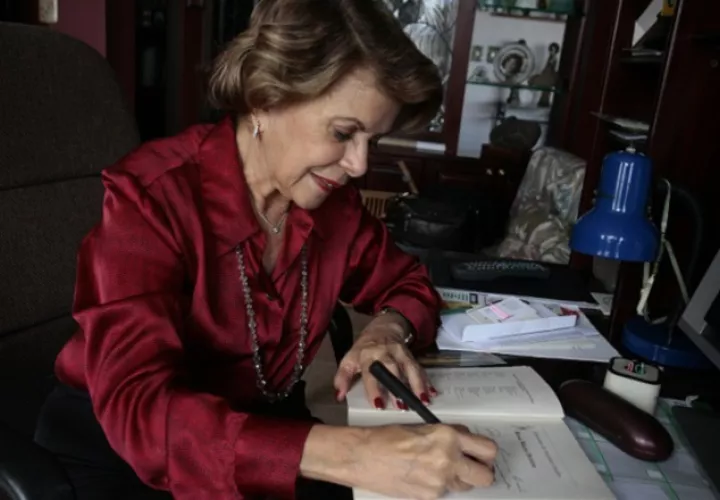 Rosa María Britton (1936-2019). Escritora panameña. Panamá América.
