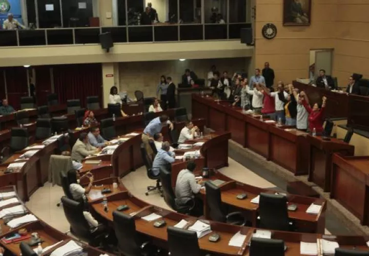 Los diputados de la Asamblea Nacional en solo tres meses gastaron más de 100 mil dólares en viajes y viáticos.