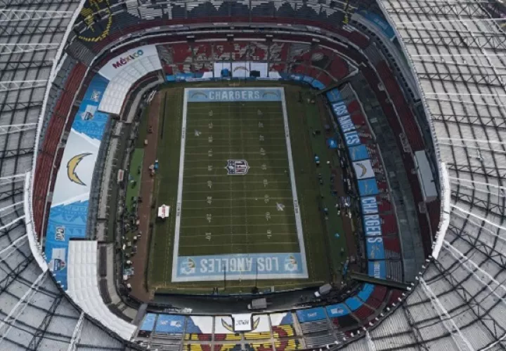 El Azteca albergó un partido de NFL.