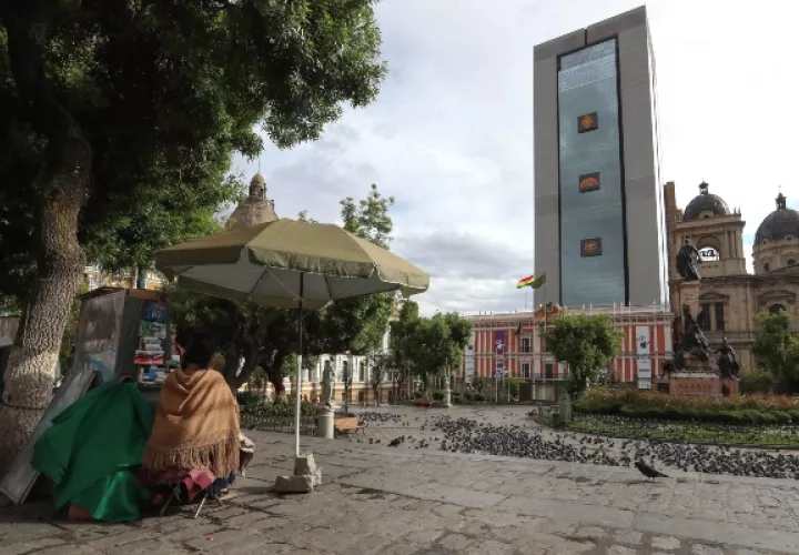 Plaza Murillo y el Palacio de Gobierno luego de la renuncia del presidente de Bolivia, Evo Morales. FOTO/EFE