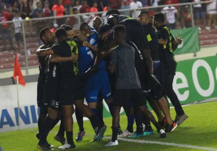 CAI es el actual campeón al derrotar en la pasada final al San Francico. Foto Anayansi Gamez