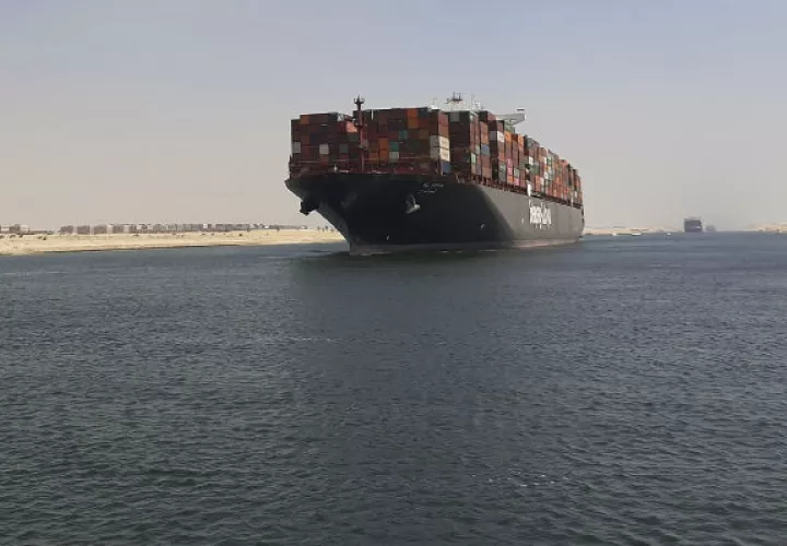 El Canal de Suez es uno de los competidores del Canal de Panamá.