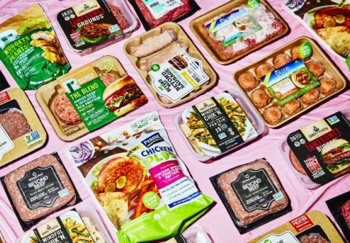 Más compañías, y los productores de carne tradicionales, empezaron a ofrecer carnes basadas en plantas este año. Foto/ Amy Lombard.