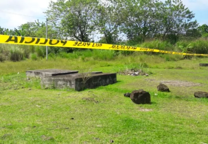 El cuerpo estaba entre la maleza, y cerca a un poste del tendido eléctrico. FOTO/Diómedes Sánchez