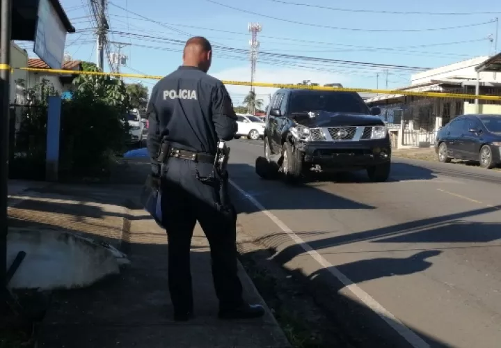 Las Policía Nacional cerró un tramo de esta carretera a la espera de personal del Ministerio Público. Foto/Eric Montenegro