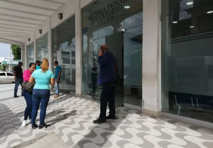 En el SPA solo quedaron los implicados en el caso acompañados por sus familiares. Foto/Diómes Sánchez
