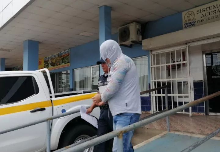 Las investigaciones del MP relacionan al ciudadano cubano Michelle Duarte Suárez la inscripción de otros tres autos en el Municipio de Colón y la presunta falsificación de documentos para realizar las ventas. Foto/Diómedes Sánchez