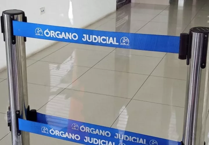 Este sería el segundo docente que, durante este mes, se le imputan cargos por mantener relaciones con menores.