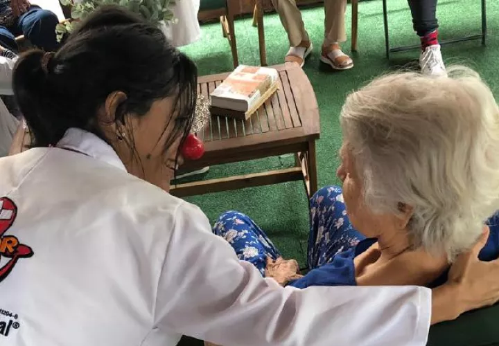 dr._yaso_alegra_vida_a_pacientes_0.jpg
