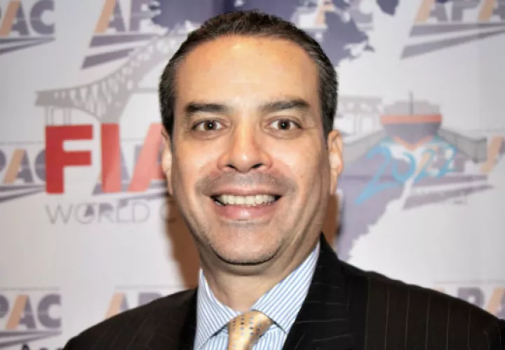 Edgar Urrutia, activo profesional del mundo de la logística y gerente general de Panamá-Guatemala de DB Schenker, asumió formalmente la presidencia de la junta directiva de la Asociación Panameña de Agencias de Carga (APAC).